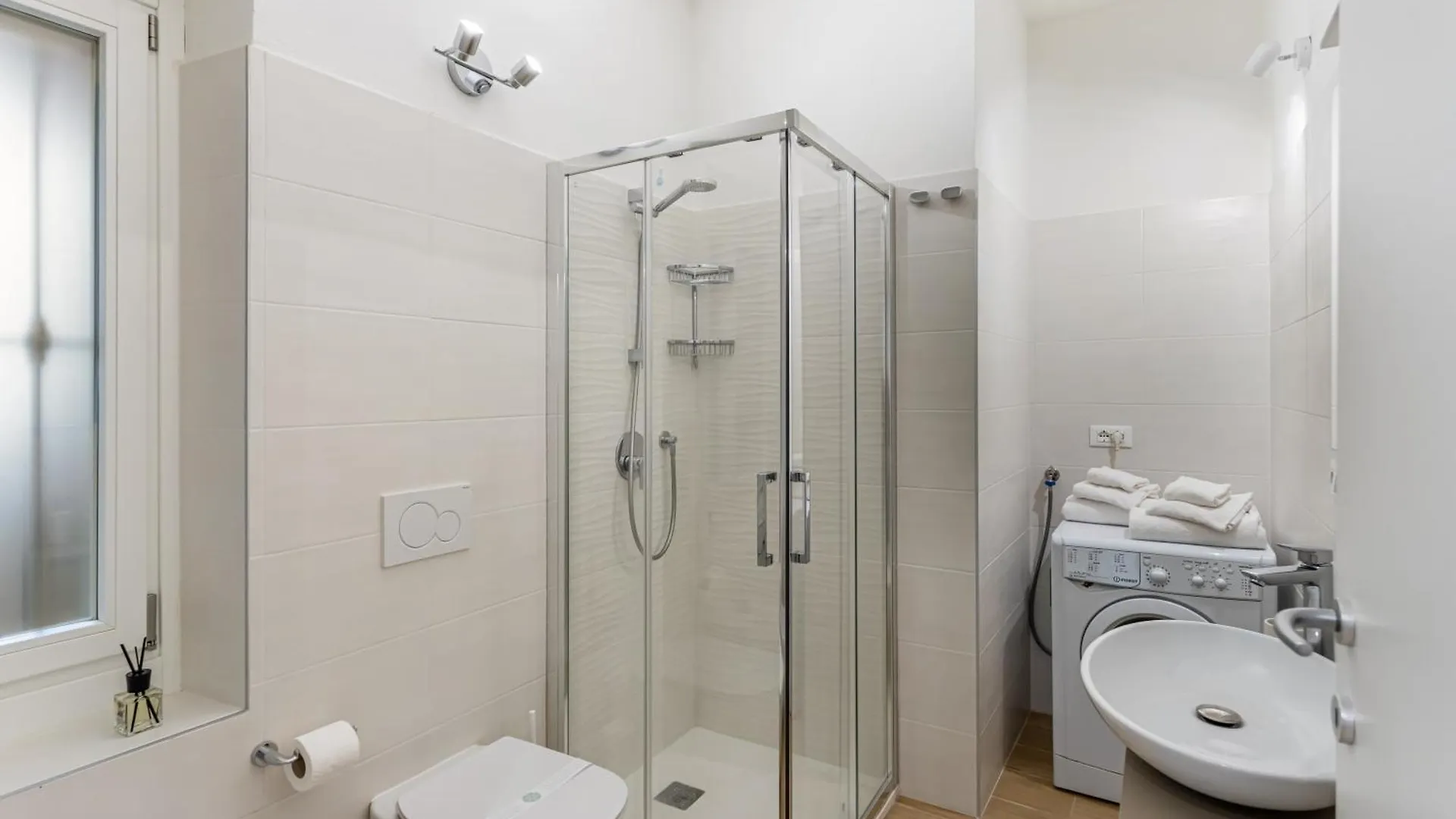 Casa Mina - Pavia City - By Host4U 0*,